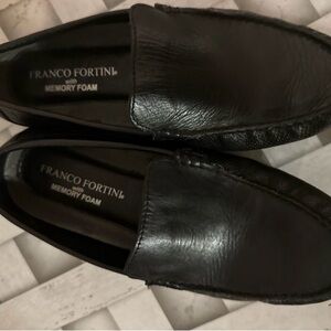 Franco Fortini memory foam men’s black leather dress shoes.